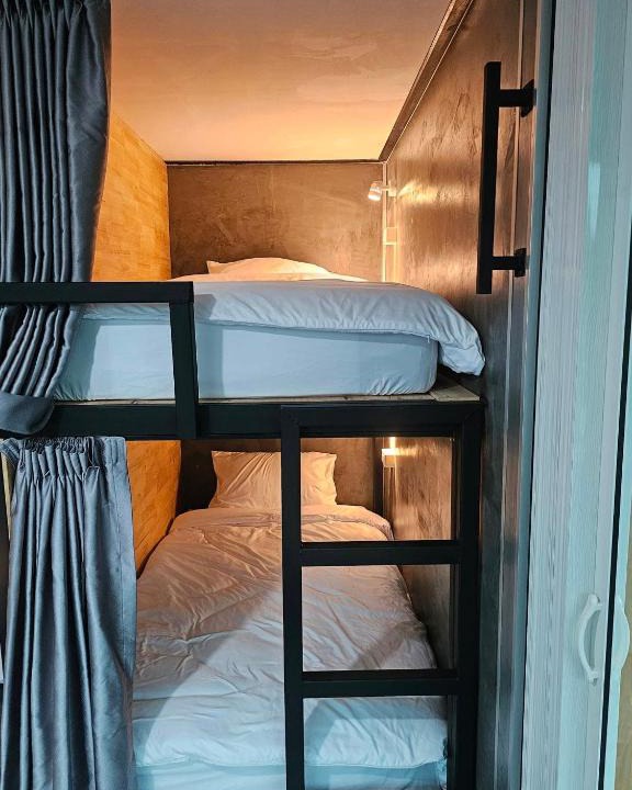 Bang Kobua Hostel | บ้านรังนก The Bird Nest Homestay & Coffeeshop
