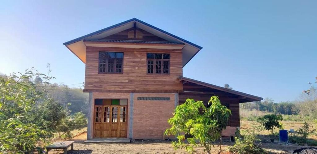 Santi Suk Bed & Breakfast | บ้านสวนนาเลา