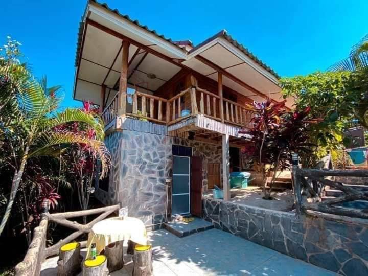 Khao Kho Bed & Breakfast | บ้านไม้ภูหมอก