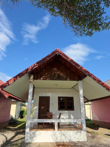 Khlong Khut House | ปลาตอง รีสอร์ท