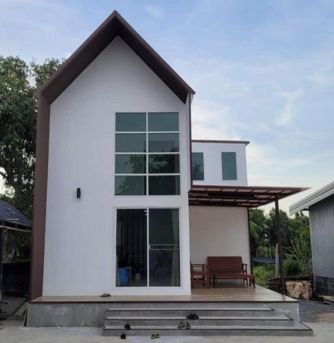Bang Yai House | สวนชะลอม