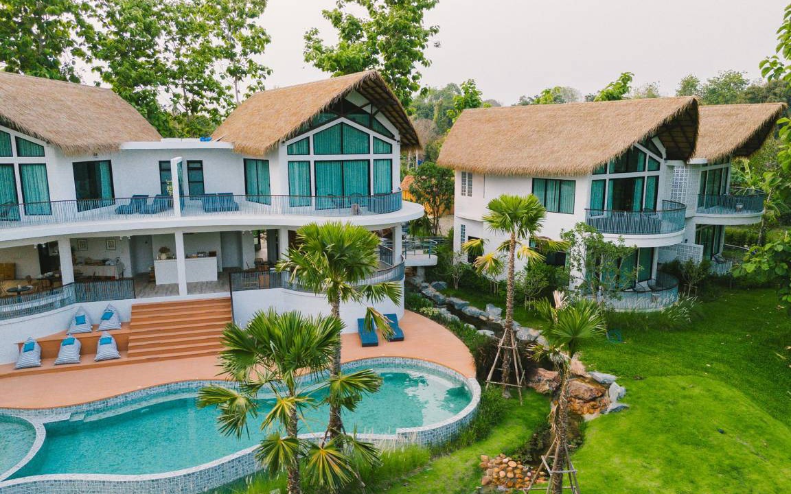 Song Phi Nong Hotel | 120 m² Hotel ∙ 2 bedrooms ∙ 10 guests