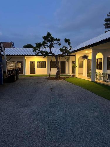 Nong Prue Hotel | 17 Garden