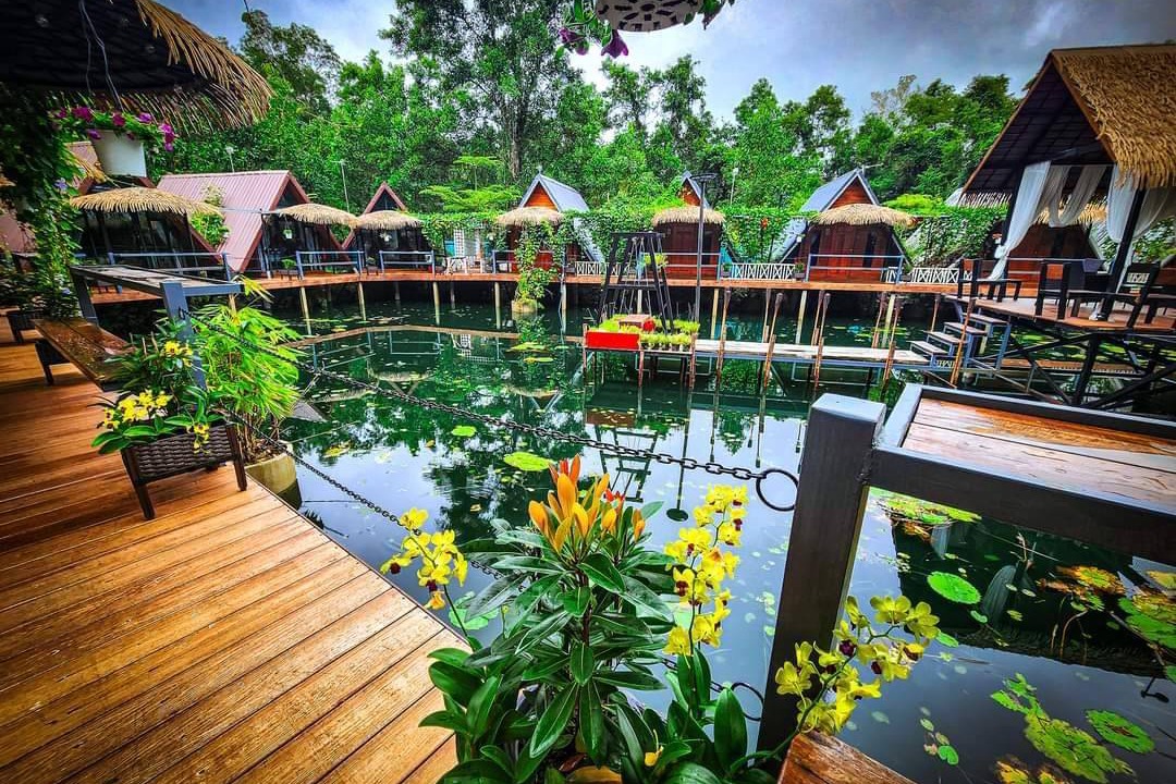 Nakhon Si Thammarat Hotel | 170 m² Hotel ∙ 2 bedrooms ∙ 6 guests