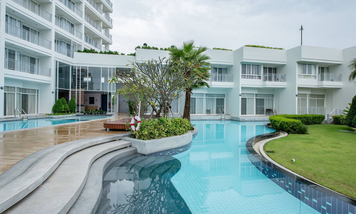 Hua Hin Condo | 1702 - Luxury 2-Bedroom Apartment High Floor with Ocean Views in Cha-Am, Hua Hin