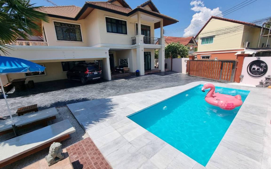 Saen Suk House | 175 m² House ∙ 4 bedrooms ∙ 10 guests