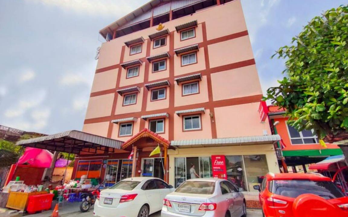 Rangsit Hotel | 18 m² Hotel ∙ 3 guests
