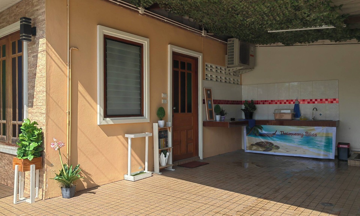 Thai Mueang House | 2-bedroom house in near Thai Mueang Beach with WiFi, AC