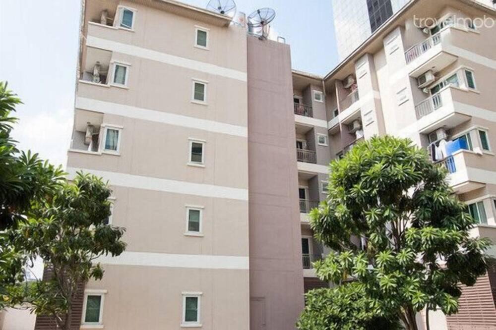 Yan Nawa Apartment | 2 min walk to BTS surasak (Sathorn)