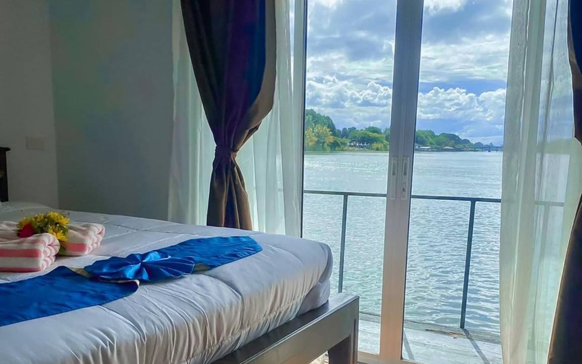 Ban Tai Boat Rental | 22 m² Houseboat ∙ 10 guests