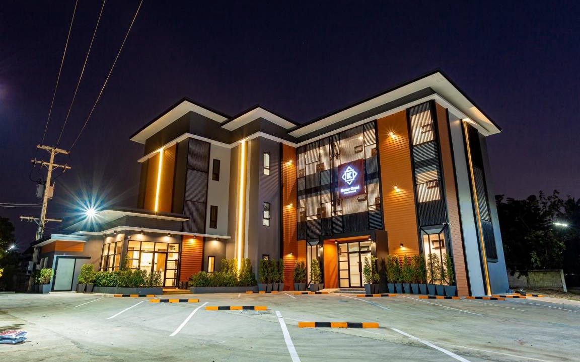 Kham Yai Hotel | 28 m² Hotel ∙ 5 bedrooms ∙ 10 guests