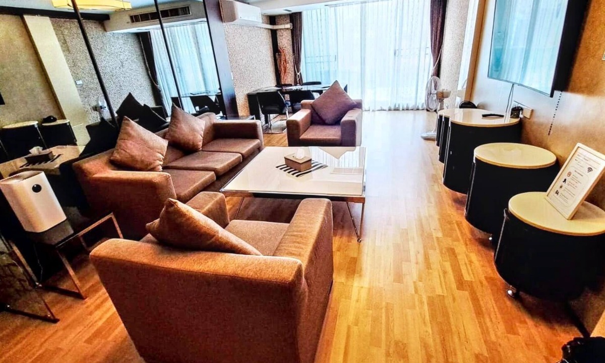 Khlong Toei Nuea Condo | 2C - Short-Term Rental Allowed - Downtown Bkk Serviced Apartment