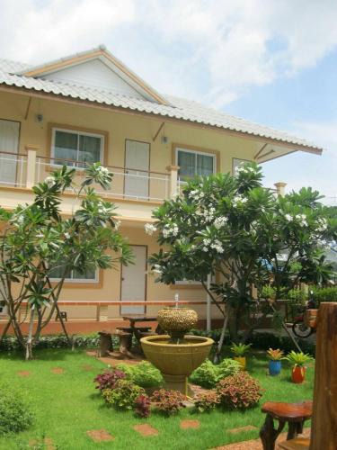 Phetchaburi Bed & Breakfast | 2N Guesthouse