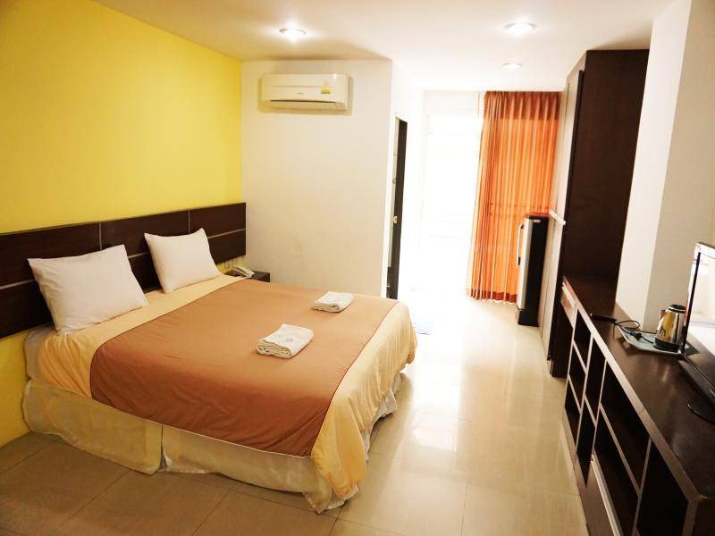 Thanon Phetchaburi Apartment | 32 m² Serviced apartment ∙ 3 guests