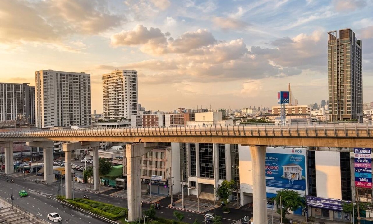 Bang Phlat Hotel | 35 Bow Hotel