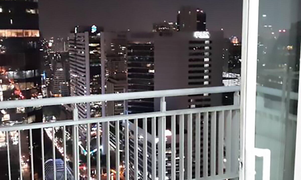 Thung Maha Mek House | 3BR Trendy Posh apartment a home from home !