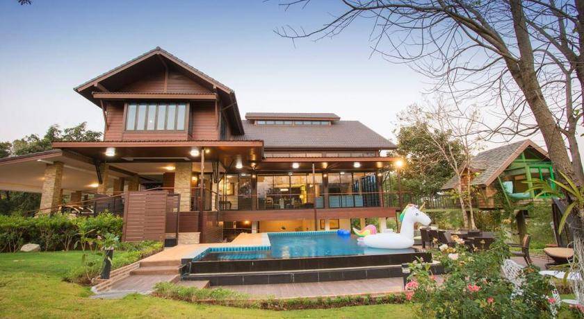 Phaya Yen House | 40 m² House ∙ 8 bedrooms ∙ 40 guests