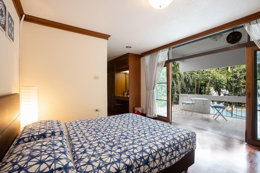 Samsen Nai House | 4BRs,Entire Fl,Bangkok City Central,2 Mins to BTS Sanampao sky train station