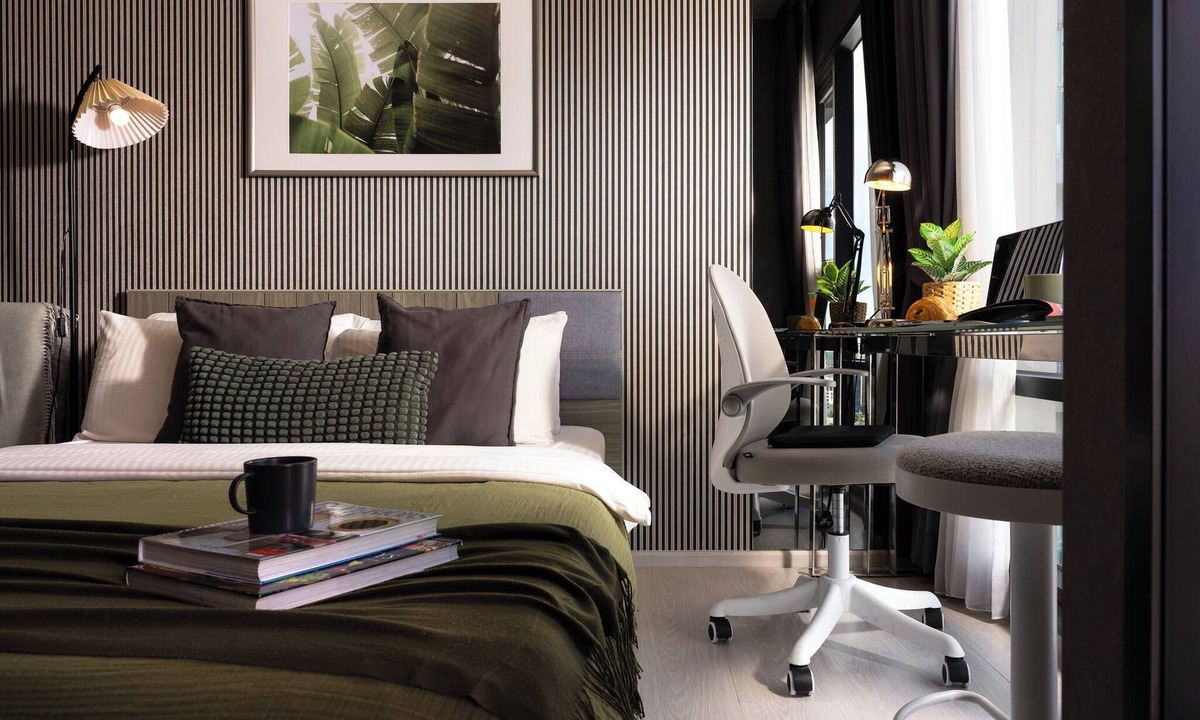 Sukhumvit Condo | 5 Min to Metro, Washer & Dryer, Essentials, Gym