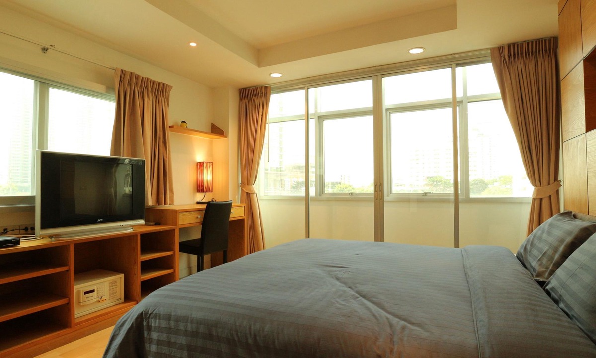 Thung Maha Mek Apartment | 5 Mins to BTS, SPACIOUS, 2 BR, 140 Sqm.