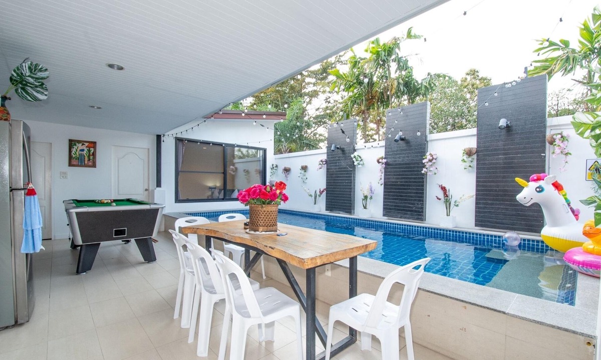 Pattaya House | 5 minutes to beach. Family 4- bedroom Pool Villa Jomtien Beach. Pattaya