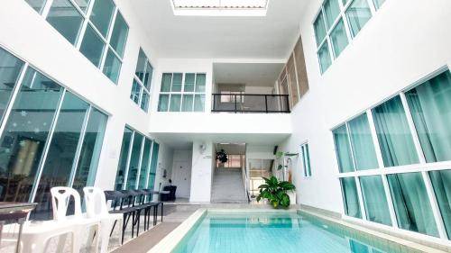 Central Pattaya Villa | 500 m² Villa ∙ 9 bedrooms ∙ 22 guests