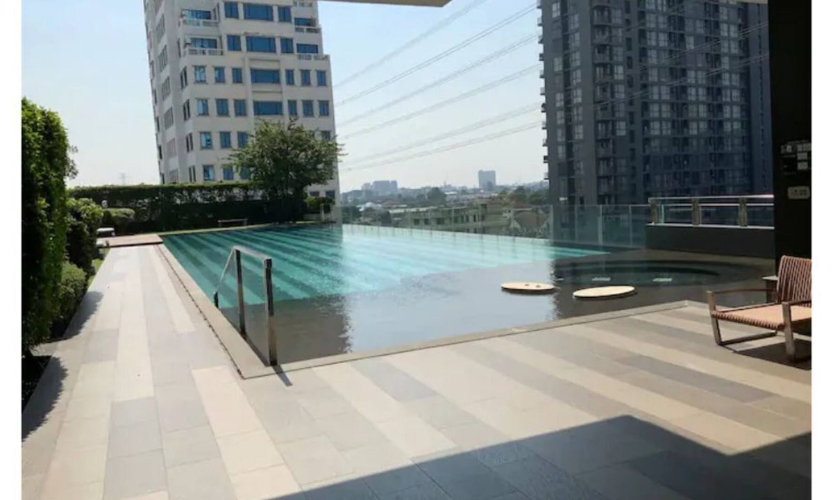 Bang Sue Condo | 50m MRT, Big C, 1 BR condo with Sauna, Pool & Gym
