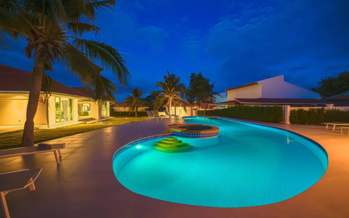 Khao Tao Villa | 540 m² Villa ∙ 6 bedrooms ∙ 14 guests