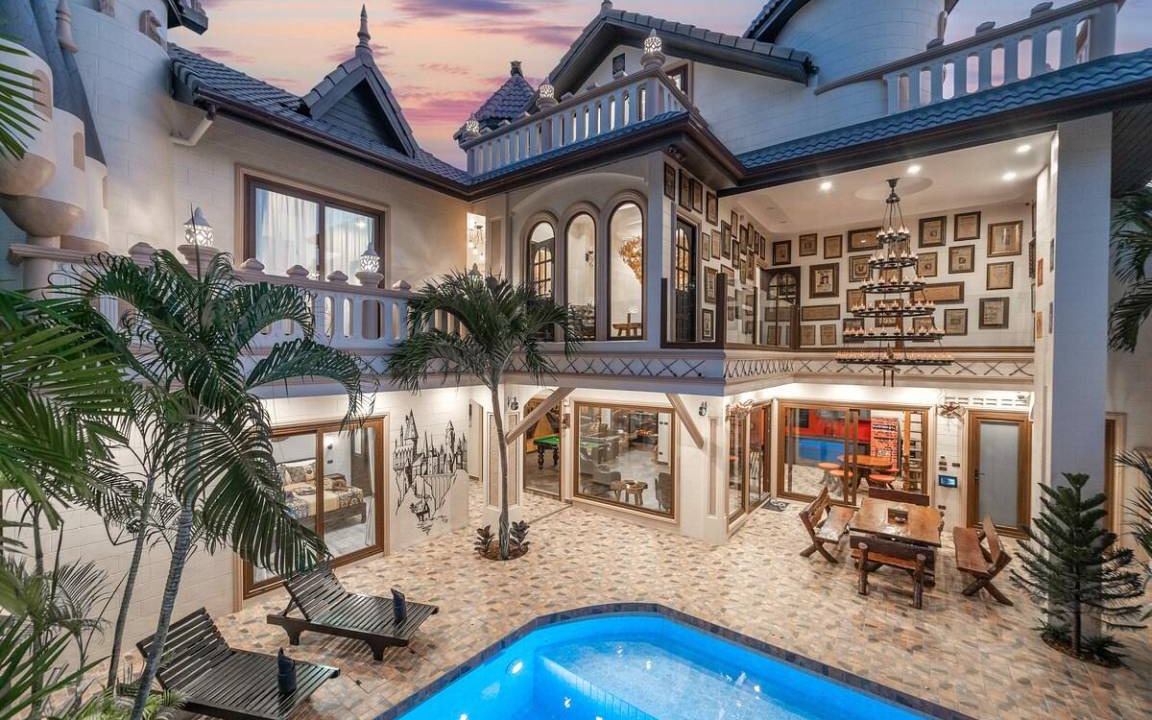 South Pattaya Villa | 550 m² Villa ∙ 6 bedrooms ∙ 12 guests
