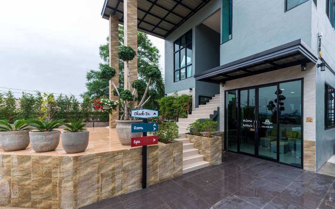 Prachuap Khiri Khan Resort | 56 m² Resort ∙ 2 guests