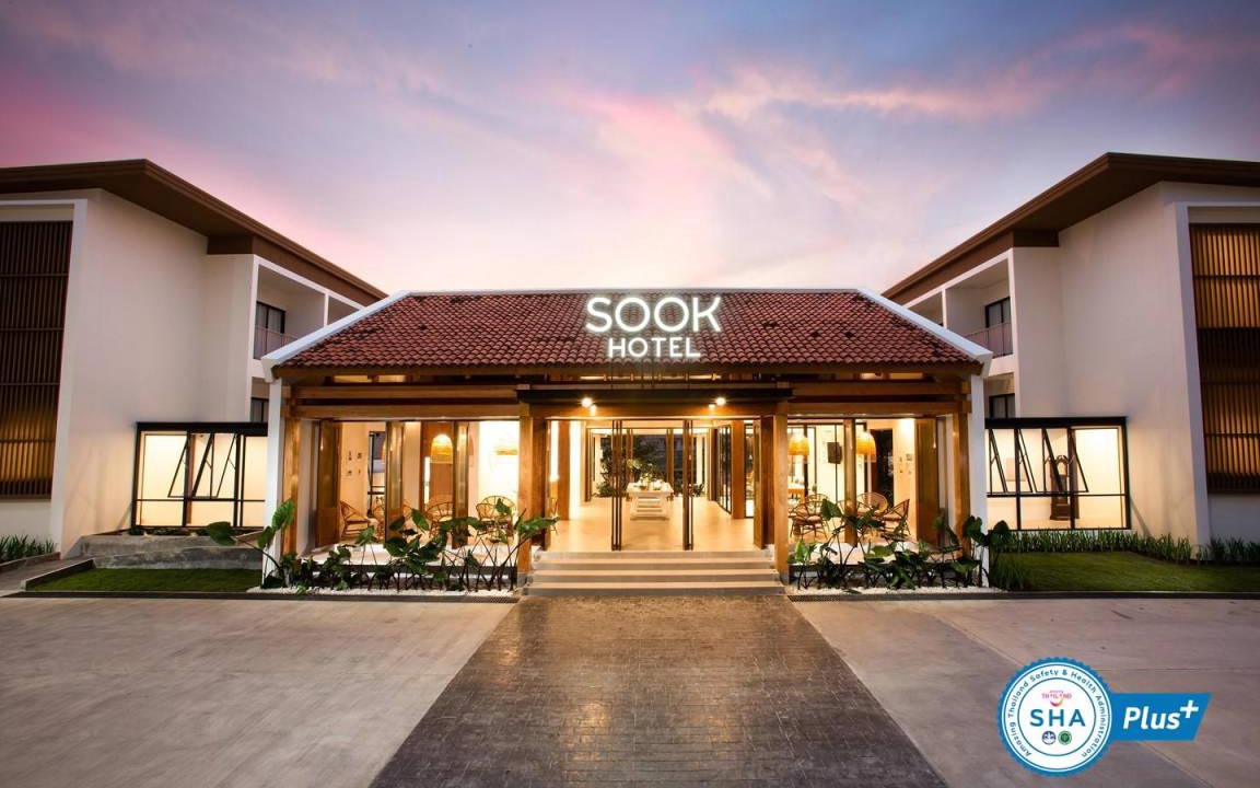 Ranong Hotel | 58 m² Hotel ∙ 127 guests