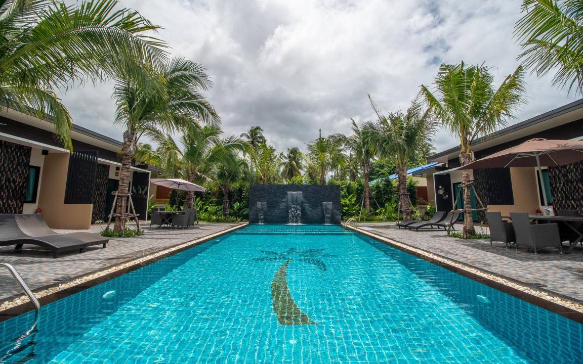 Prachuap Khiri Khan Resort | 61 m² Resort ∙ 2 bedrooms ∙ 4 guests