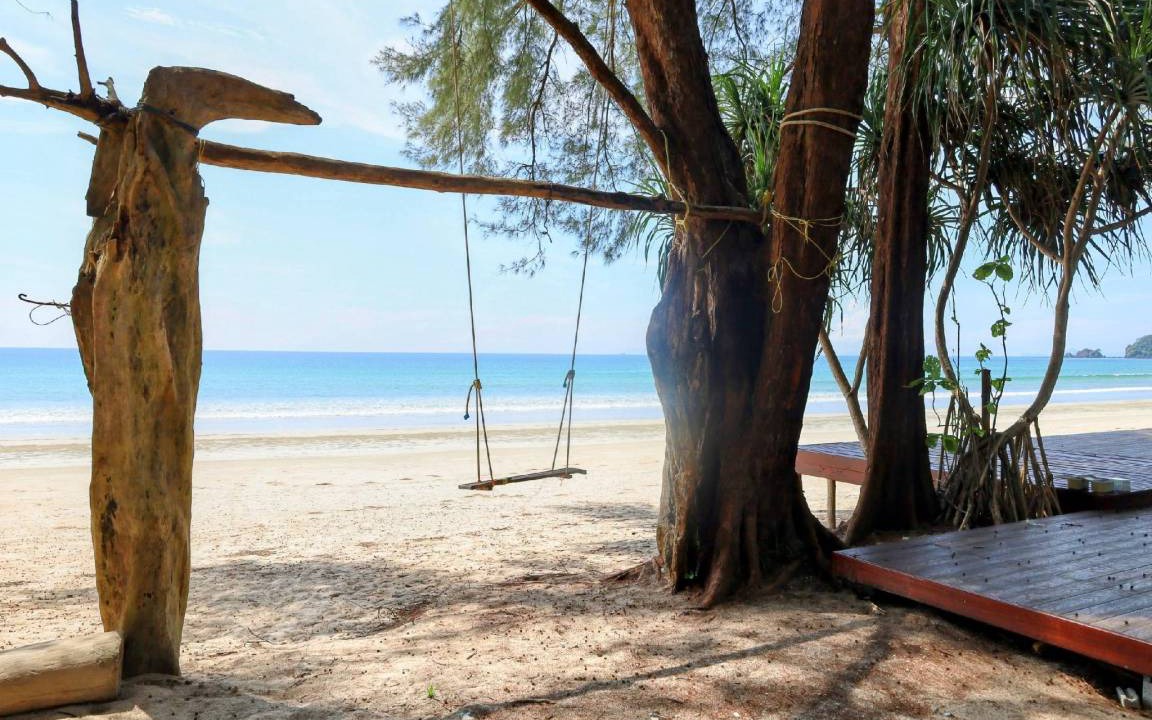 Ranong Resort | 72 m² Resort ∙ 2 bedrooms ∙ 6 guests