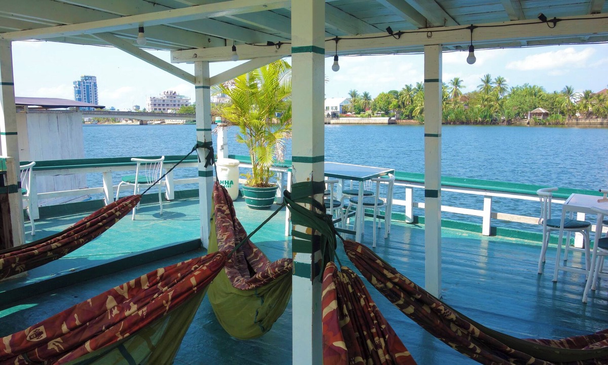 Santuk Boat Rental | AHHA Floatel Kampot