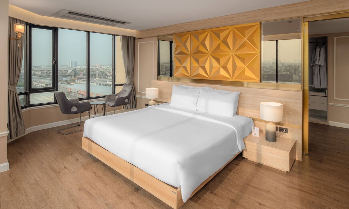 Ramkhamhaeng Hotel | Alexander Hotel