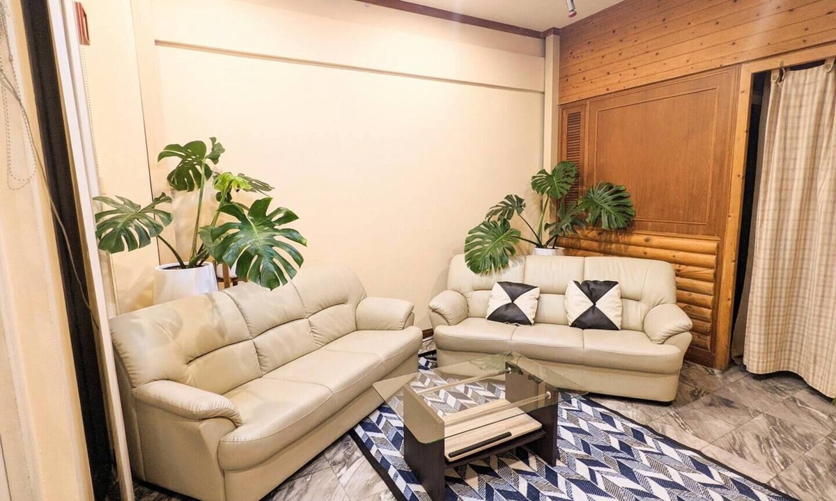 Phlabphla House | All you can need private room with king bed perfect for long stay in Bangkok
