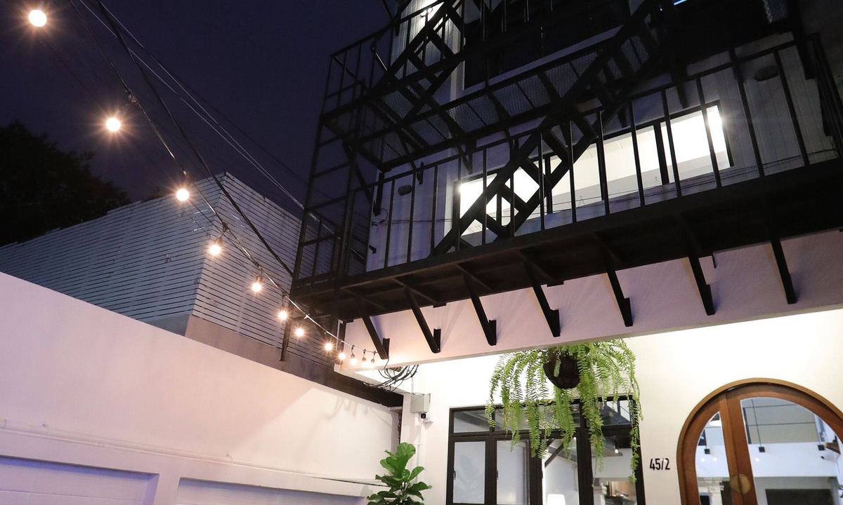 Thung Maha Mek Hostel | Apartment45 Hostel - Adults Only