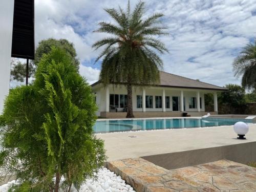 Huai Yai Villa | Arom Pool Villa Pattaya 1