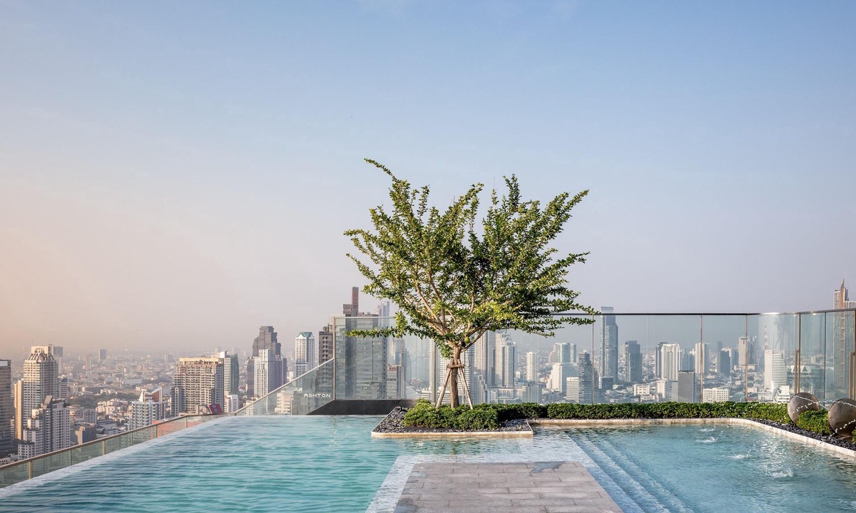 Silom Condo | Artisan Luxury room. Next to MRT Samyan