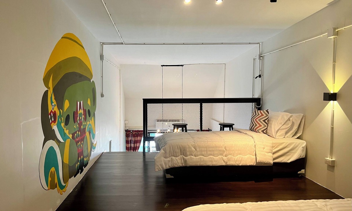 Wat Sam Phraya Apartment | Artist Studio Apartment with Canal View