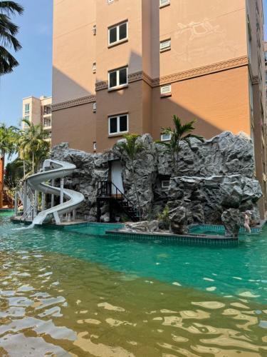 South Pattaya Apartment | Atlantis Condo Building B by Mariia