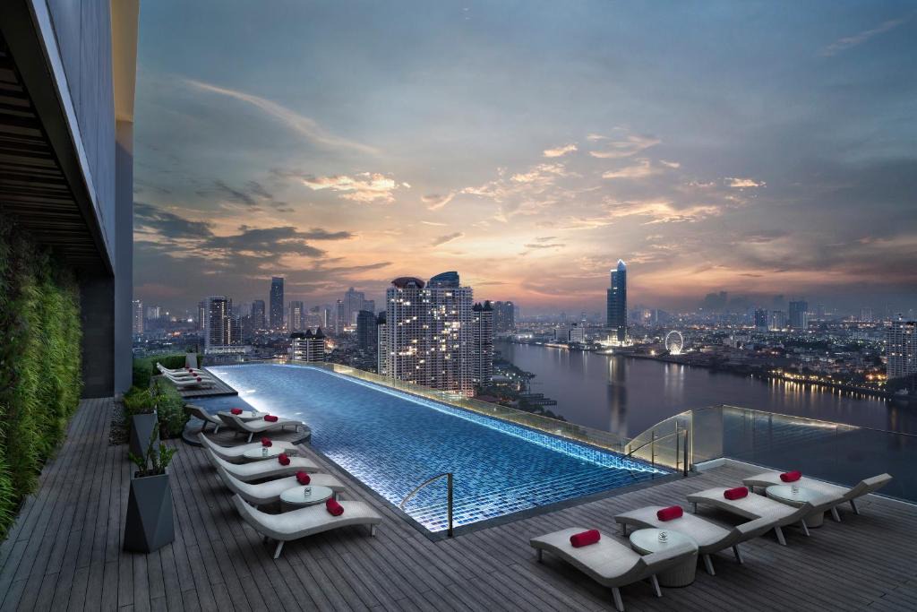 Samre Hotel | Avani Plus Riverside Bangkok Hotel