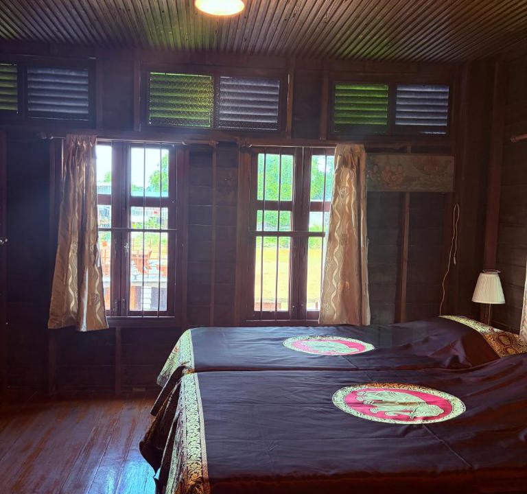 Ayutthaya Boat Rental | Ayothaya Riverside House