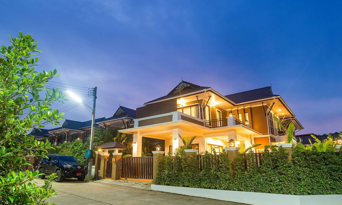 Krabi Villa | Baan Ari, 12 Person Private Villa