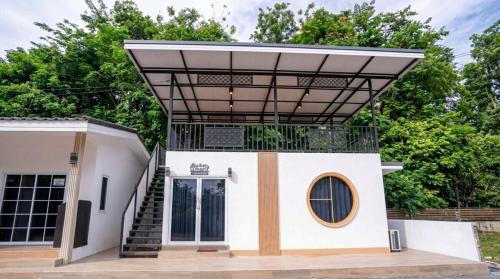 Wang Phinphat House | Baan Maew Ma Ruay Cozy Modern House HAPPY STAY