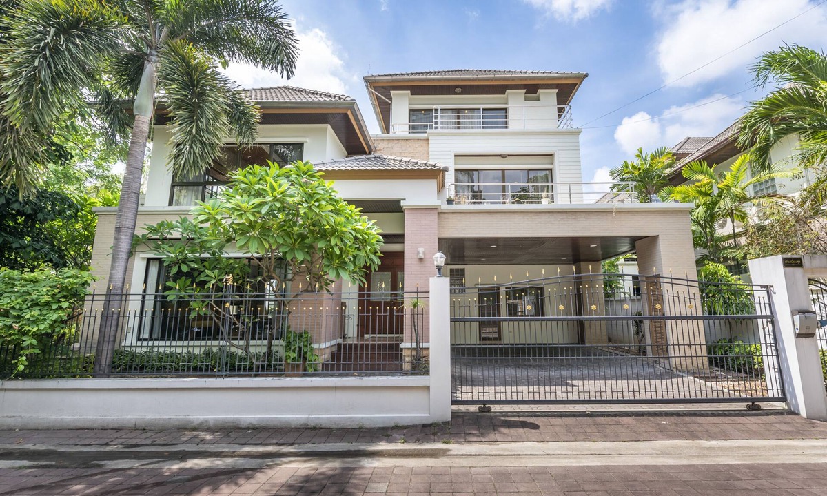 Phlabphla House | Baan Pieam Suk Villa 4BR Private House in Hua Mak