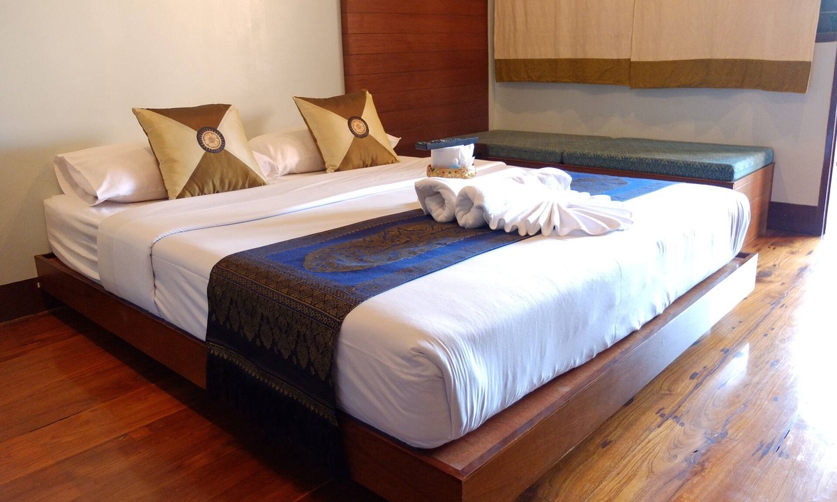 Wua Lai Hotel | Baanlek Home Stay