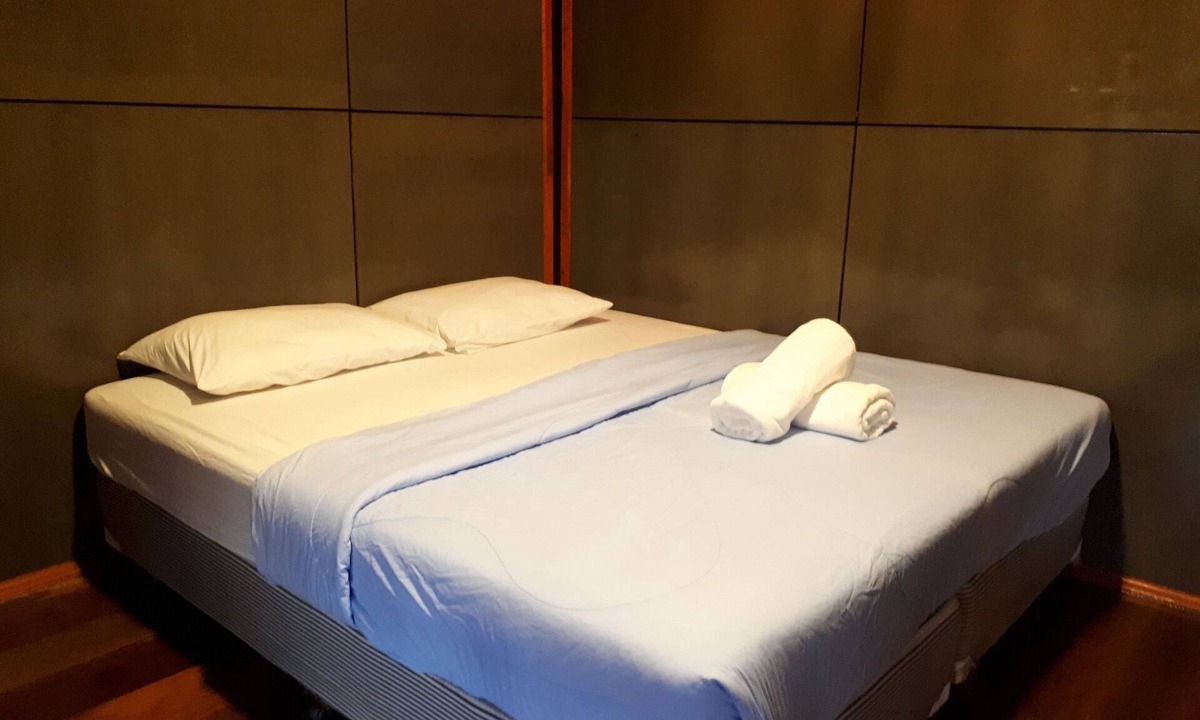 Amphawa Hotel | Baansuankamnun Montree
