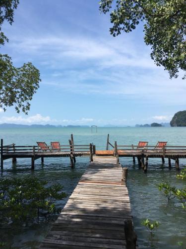 Ban Thalane Resort | Bananas Resort & Restaurant