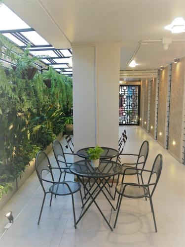 Wat Sam Phraya Hotel | Bangkok Saran Poshtel